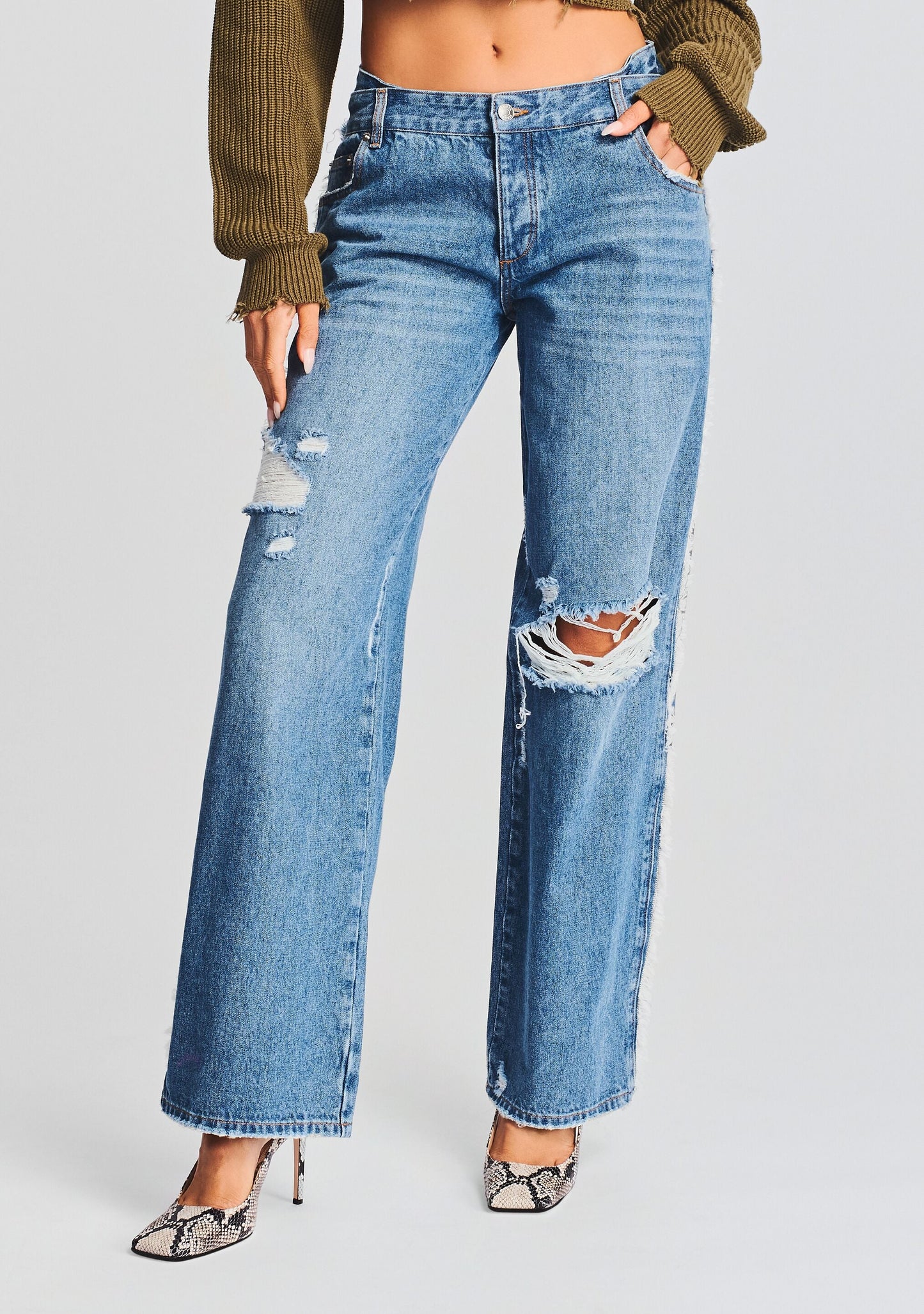  Roma Jean