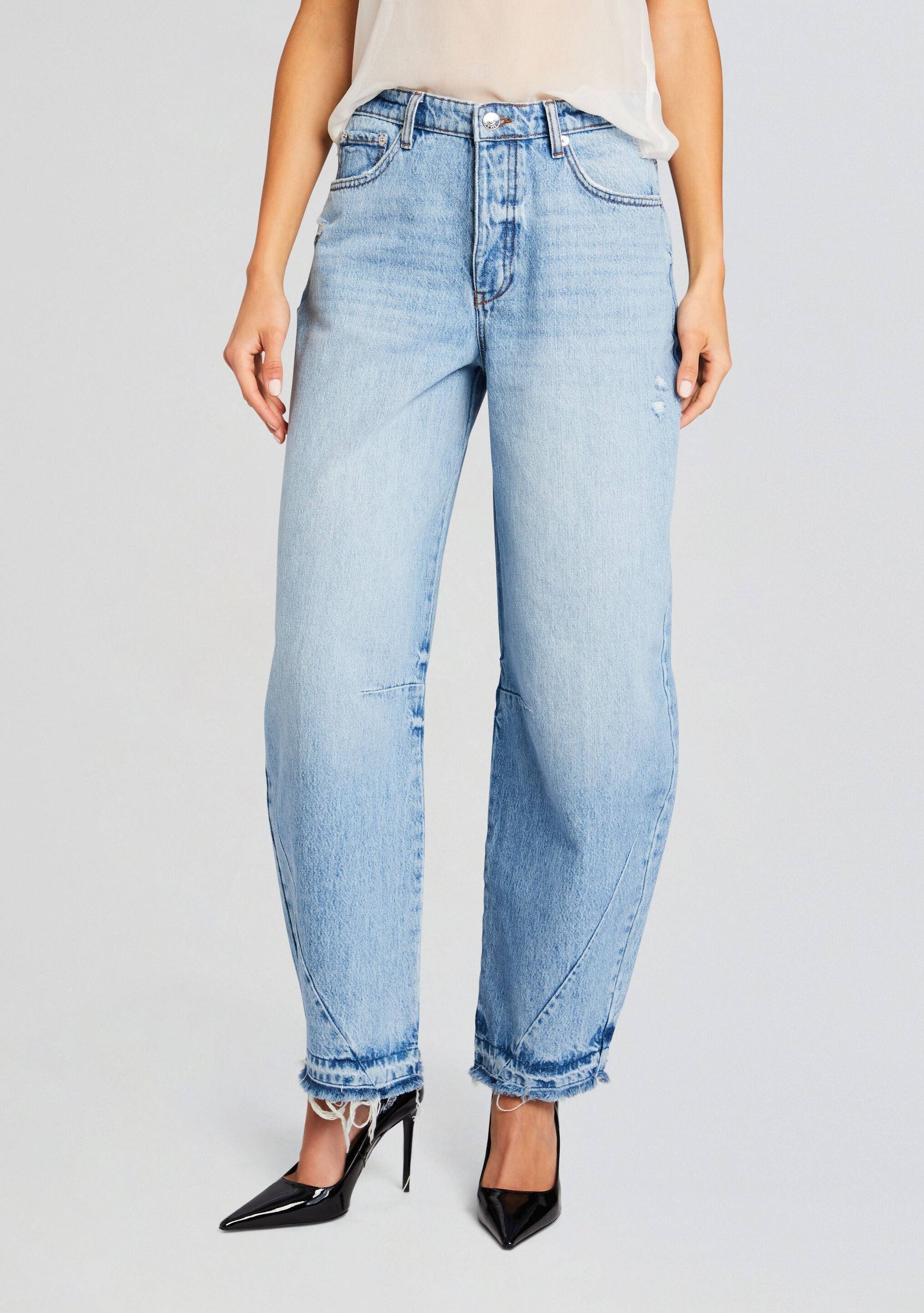  Ashley Barrel Jean