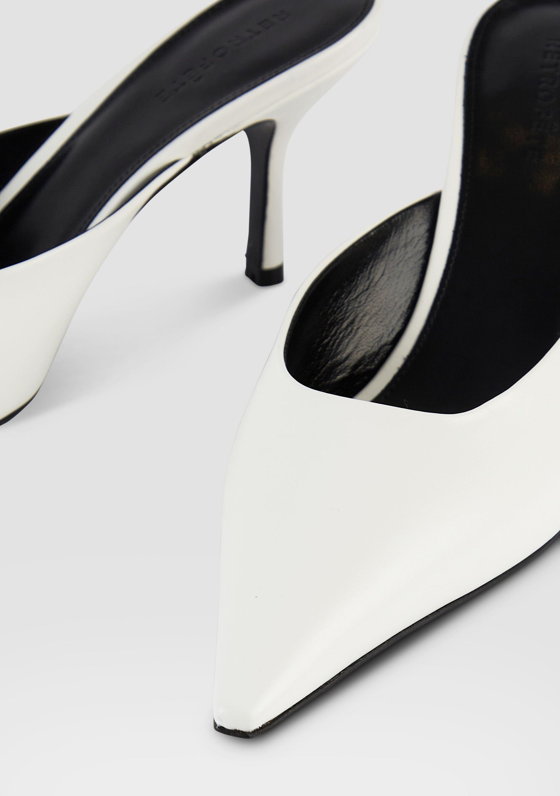  Daphne Leather Mule