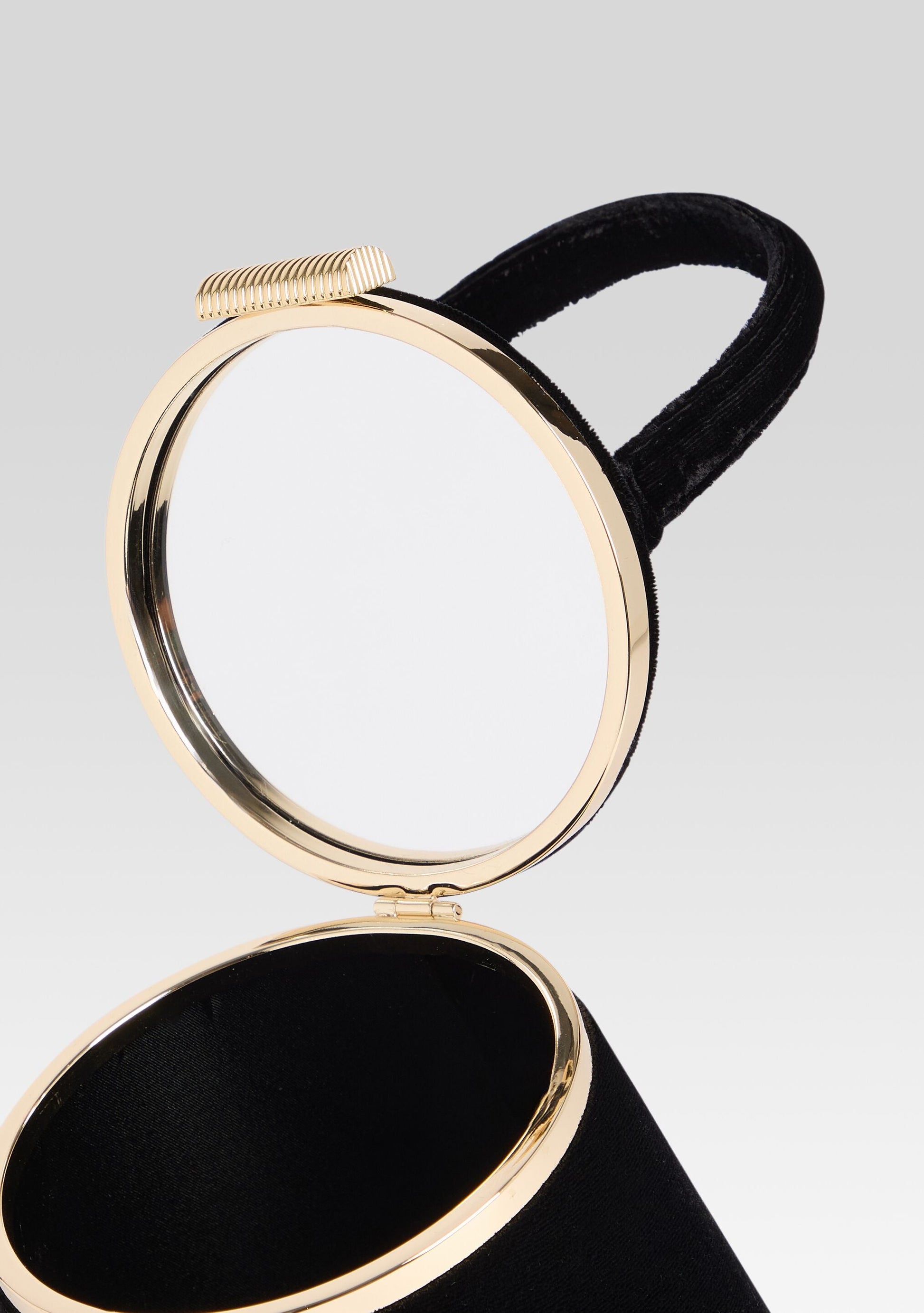  Lesla Velvet Case