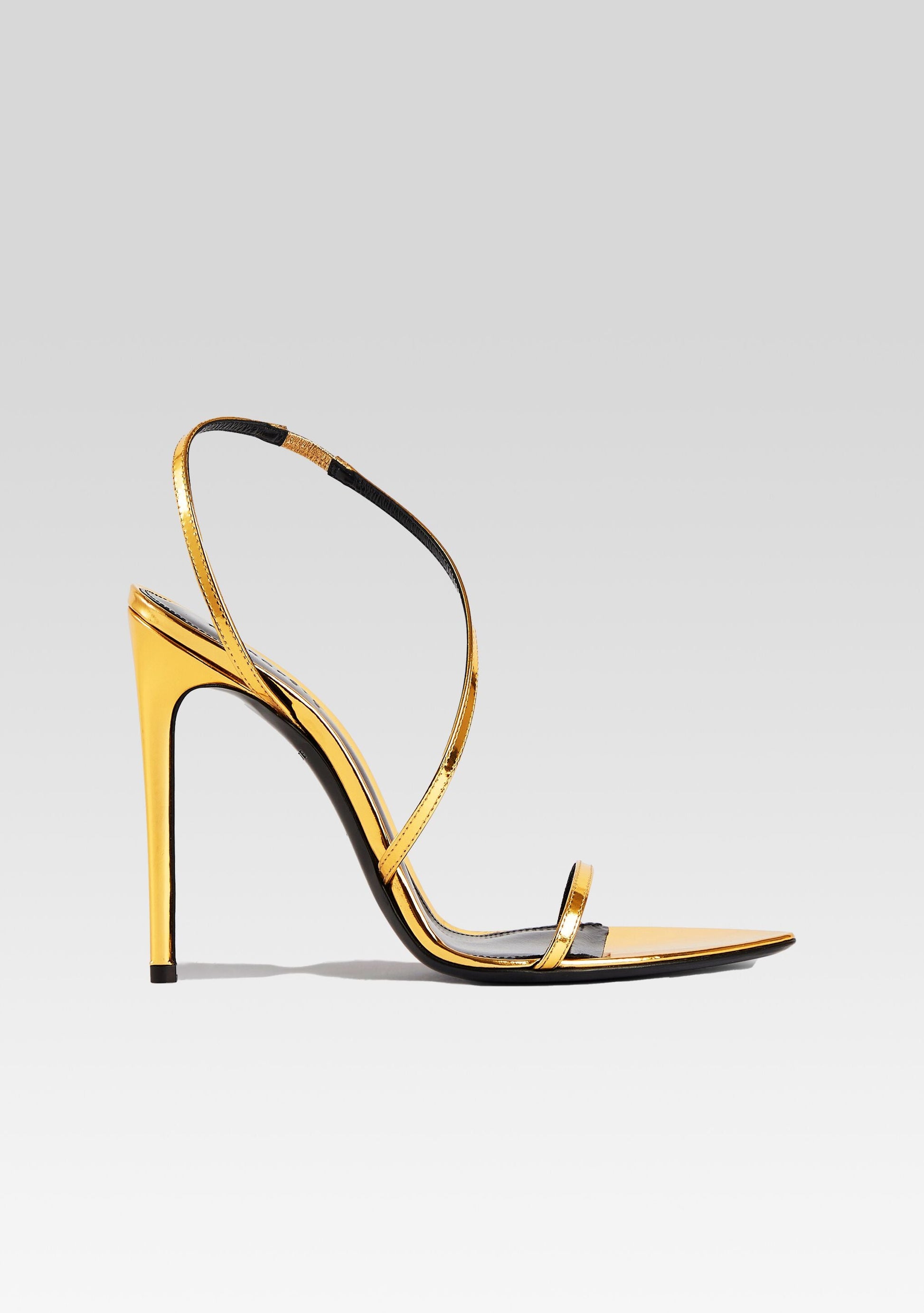  Naomi Sandal