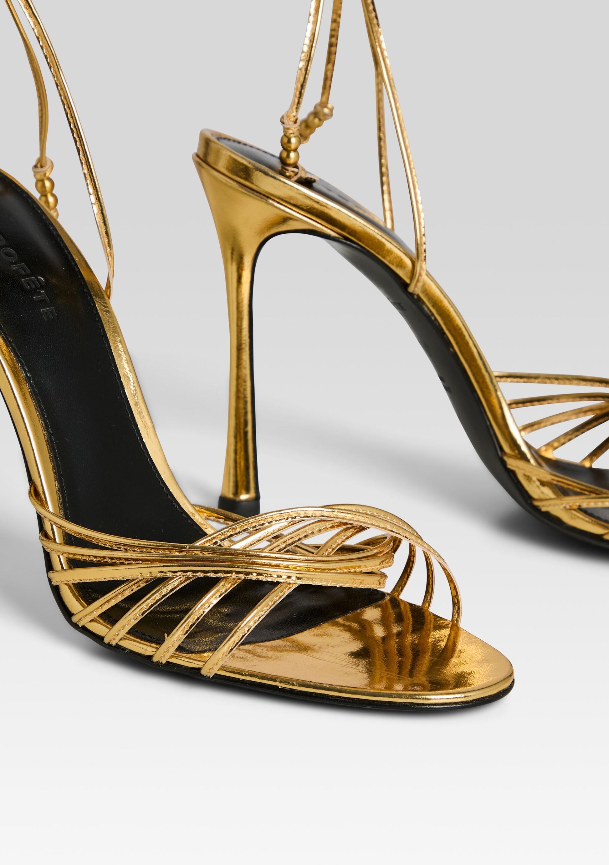  Lucio Heel